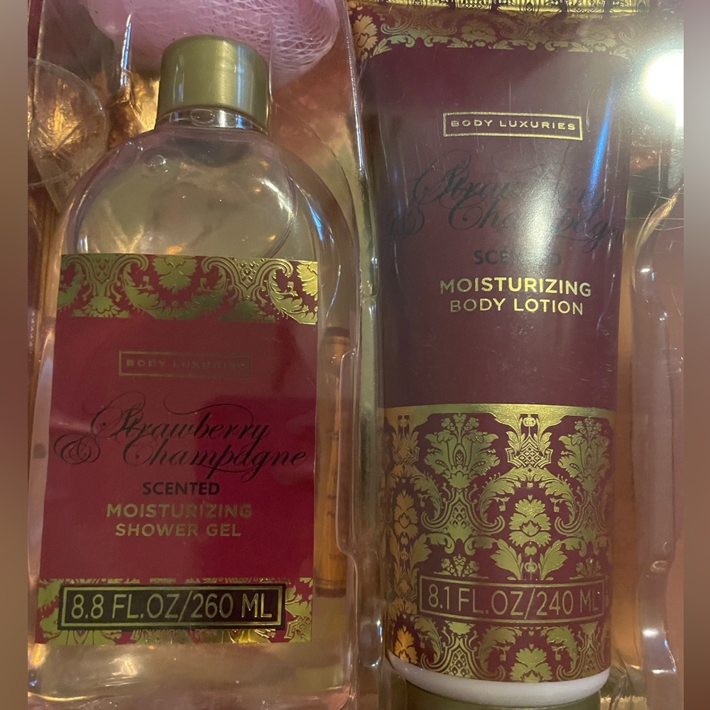 🎀Pink Bath & Body Gift Set - Picture 4 of 7